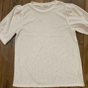 Women’s white textured shirt